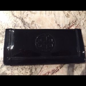 Tory Burch Black Patent Leather Suki Wallet