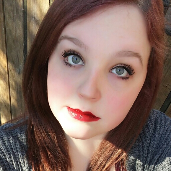 Meet your Posher, Savannah