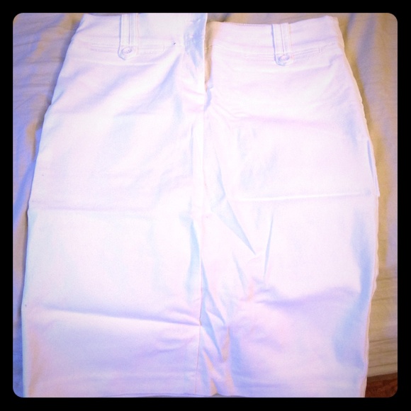 White pencil skirt
