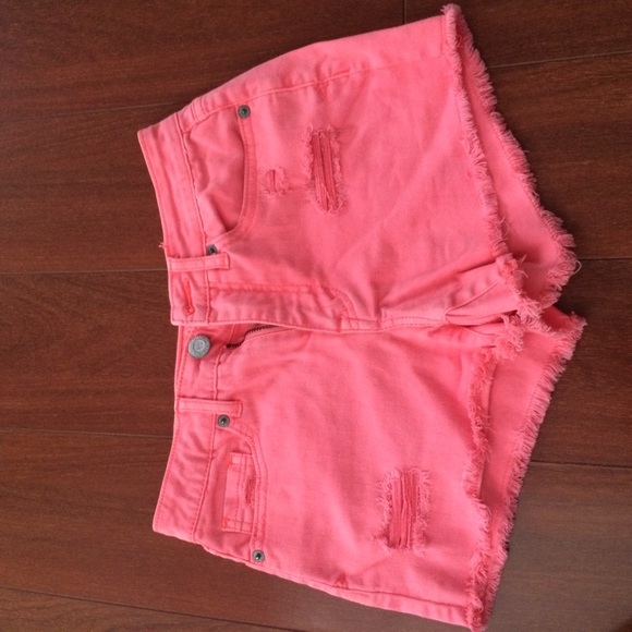 Hot pinks slightly destroyed shorts