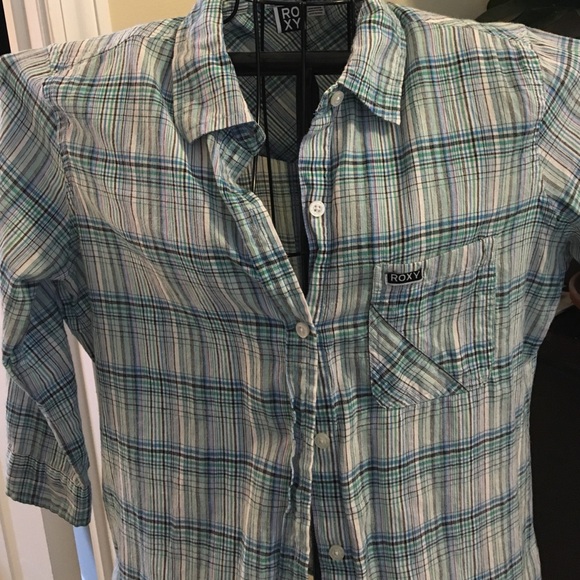 Roxy button up shirt EUC - Picture 2 of 3