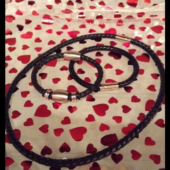 NWOT 8" Braided Black Leather Bracelet - Picture 4 of 4