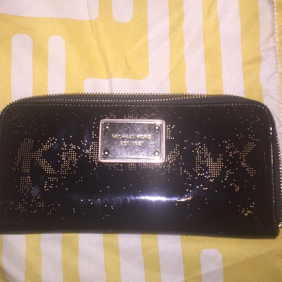 Used Michael Kors wallet