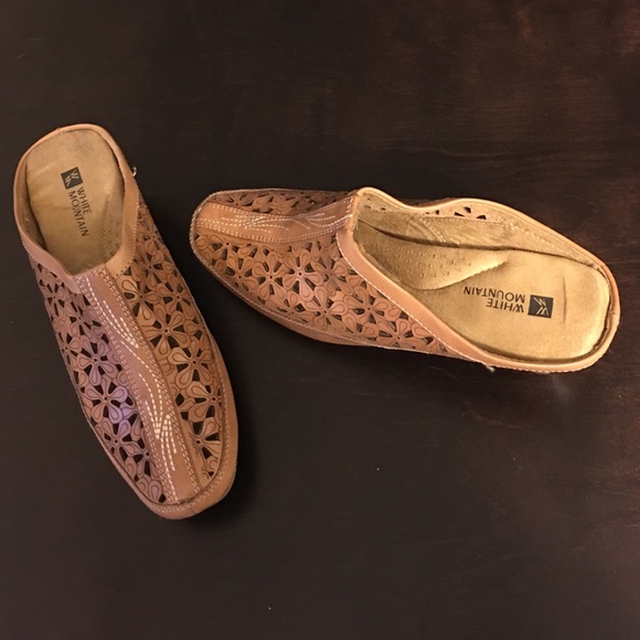 RESERVED White Mountain Leather Shoes