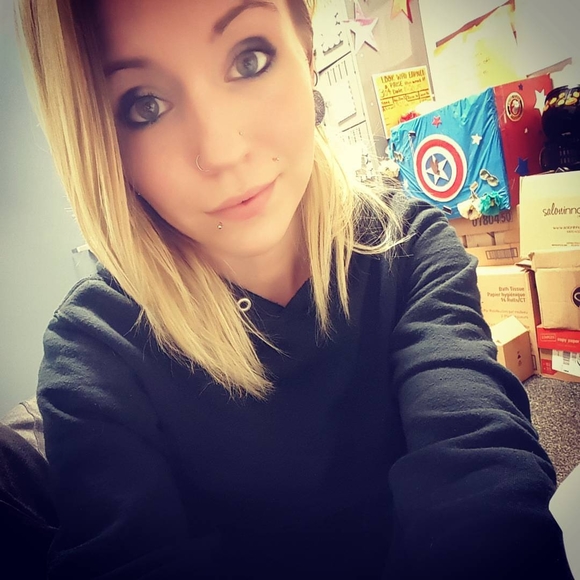 Meet your Posher, Sarah - Picture 1 of 1