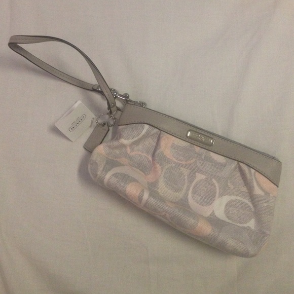 Coach Signature Op Linen Pleated Medium Wristlet!
