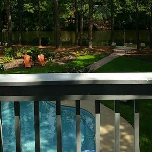 Meet your Posher, Lea