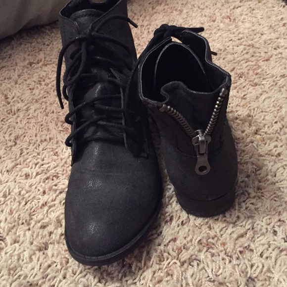 black lace up ankle boots