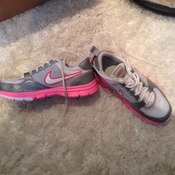 Nike Shoes - Women's Nike sneakers