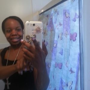 Meet your Posher, April