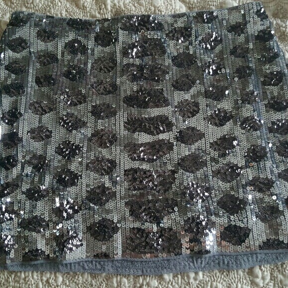 Like new express sequins skirt