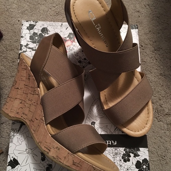 Tan wedges - Picture 3 of 4