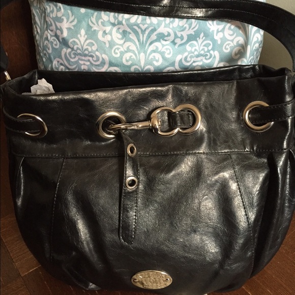 Nine West Handbags - Nine West Black Bucket Style Bag