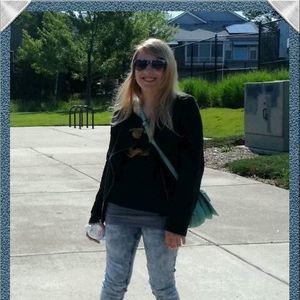 Meet your Posher, Sherry