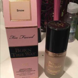 Too Faced Born This Way - Snow