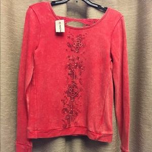 Long sleeve red Buckle shirt with back detail!