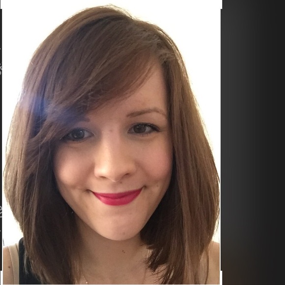 Meet your Posher, Aleks - Picture 2 of 4