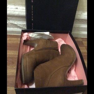 Steve Madden Limitless Brown Boots
