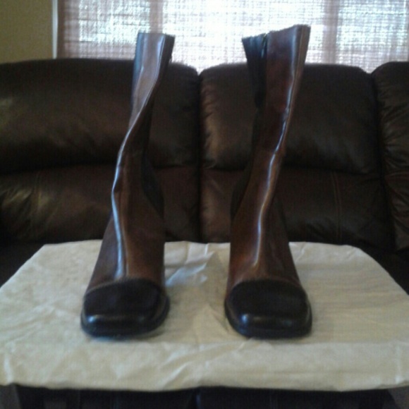 Boots - Picture 2 of 4