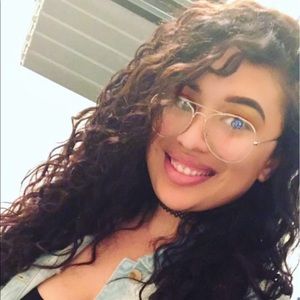 Meet your Posher, Seaneen