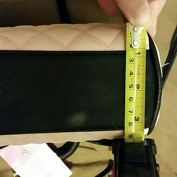 Betsey Johnson purse - Picture 4 of 4