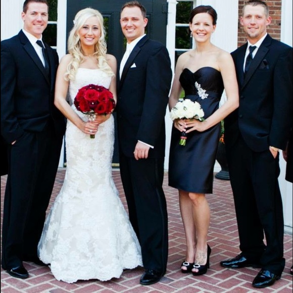 SOLD Dyables Gianna black satin heel, size 7.5 - Picture 4 of 4