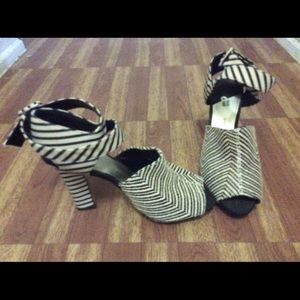 Black And Cream Isabel Toledo Heels