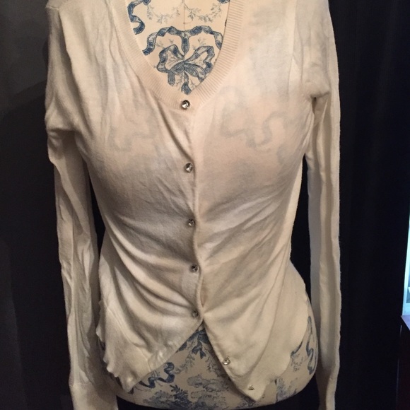 white cardigan!