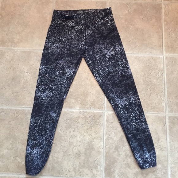 Adorable Calvin Klein performance line! - Picture 2 of 4