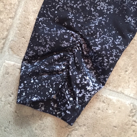 Adorable Calvin Klein performance line! - Picture 4 of 4