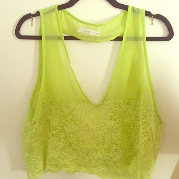 Open back, Lacey going out top! - Picture 1 of 2