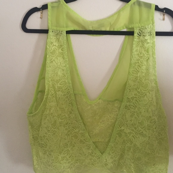 Open back, Lacey going out top! - Picture 2 of 2