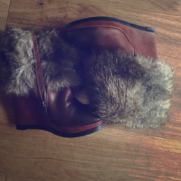 Fur wedge
