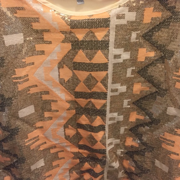 Fun, glitzy, Aztec looking top! - Picture 2 of 3