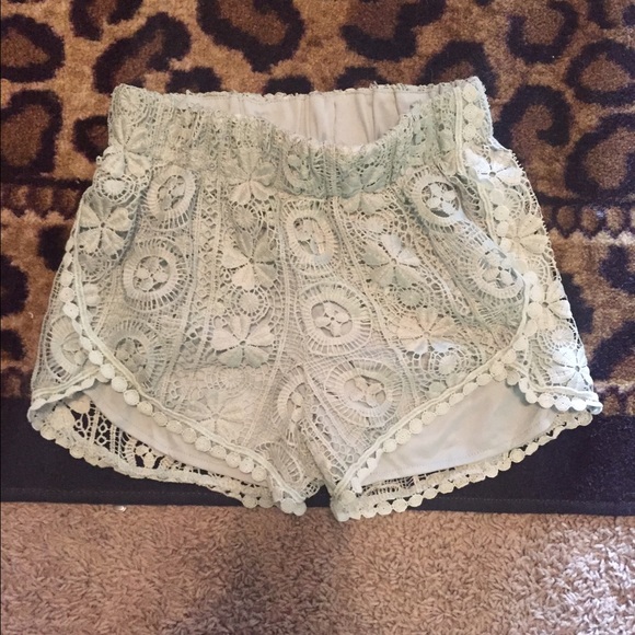 Mint Alter'd state lace shorts - Picture 1 of 1