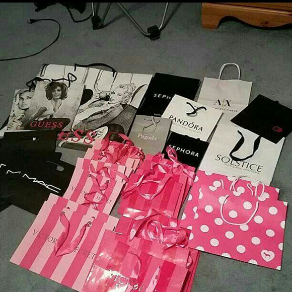 Variety of shopping bags - Picture 1 of 1