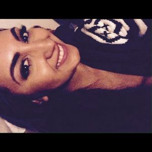 Meet your Posher, Cecilia