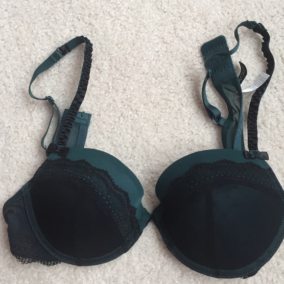 Bras - Picture 3 of 4