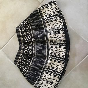 Pleaded travel print skirt