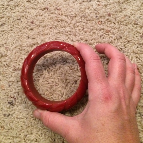 Red bangle - Picture 2 of 2