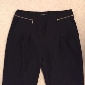 FOREVER 21 Cropped Black Pants 💗😍