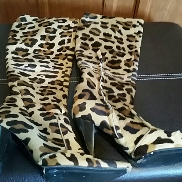 Leopard boots