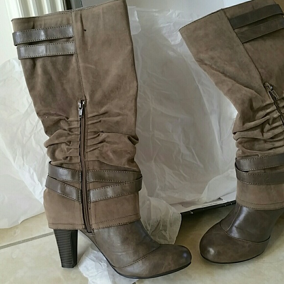 Boot - Picture 2 of 2