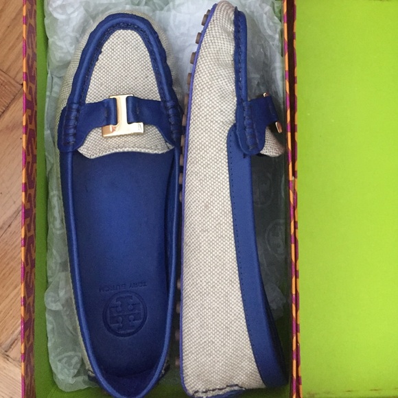 NWOT Tory Burch size 8 flats. Brand new!!
