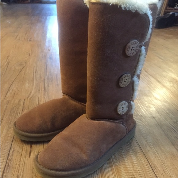 Chestnut Triple Bailey Button Uggs