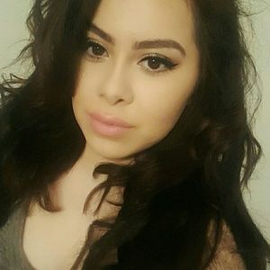 Meet your Posher, Perla