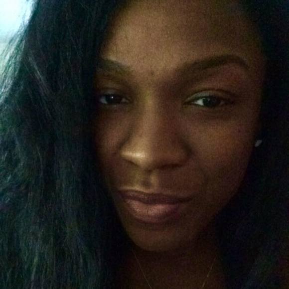 Meet your Posher, Asha