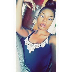 Meet your Posher, Ewa