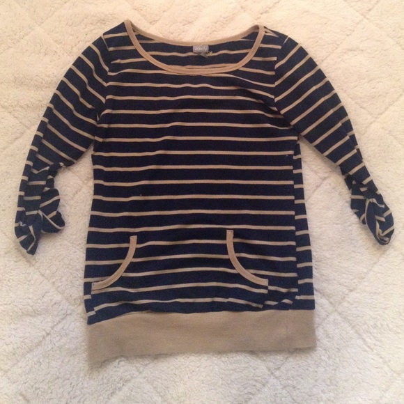Vanity Sweater/Mid sleeve shirt