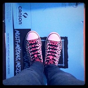Pink leopard spot converse